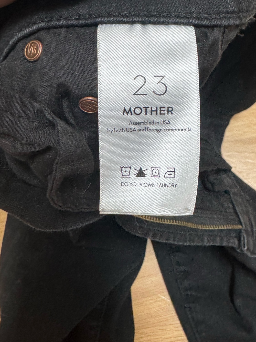 MOTHER The Insider Crop High-Rise Jeans in Black in Size 23 - Picture 6 of 7